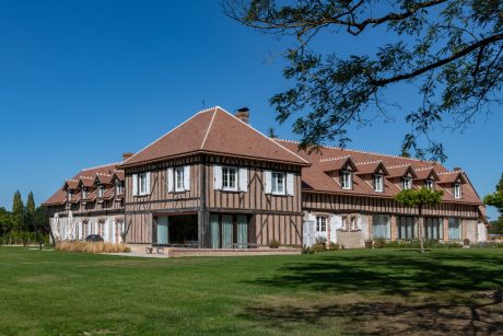 Maison individuelle avec un étage. Maison Sennely, 10 Chemin des Bastes 45240 SENNELY. Tuile Aléonard Saint-Vincent Ambre clair.