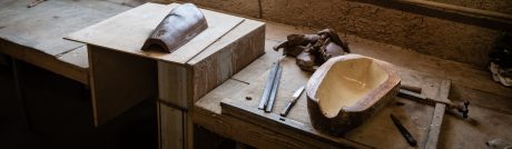 Atelier de façonnage des accessoires tuile Aléonard