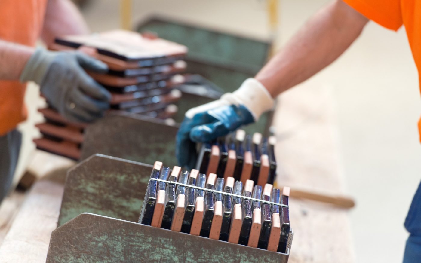 Empilage des tuiles terre cuite Aléonard