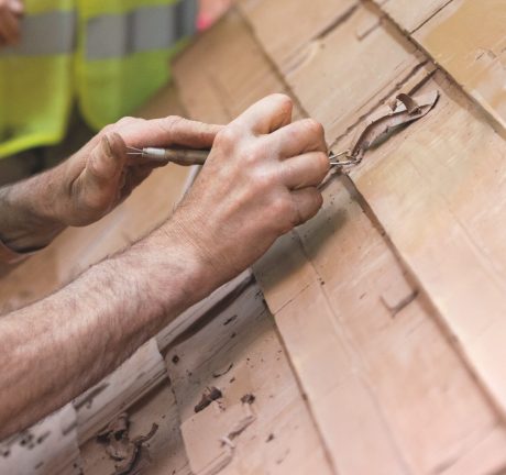 Création d’un blason sur tuiles crues